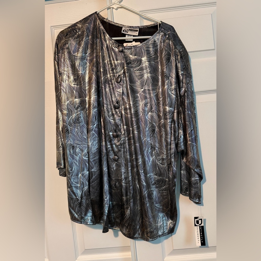 Vintage distinctly Different Blouse Sz 44/22W Silver On Black, Shoulder Pads